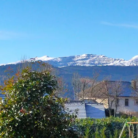 Cosy Avec Vue Panoramique Sur Le Cantal Lägenhet *