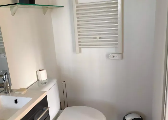 Cosy Avec Vue Panoramique Sur Le Cantal *